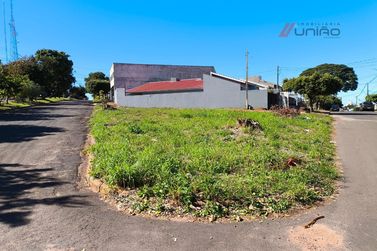 Terreno &agrave; venda - 241m&sup2; - Zona V