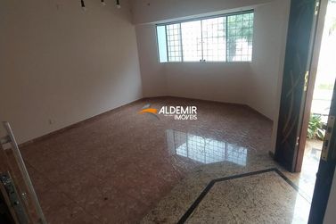 Sobrado &agrave; venda - 289m&sup2; - Zona Armaz&eacute;m