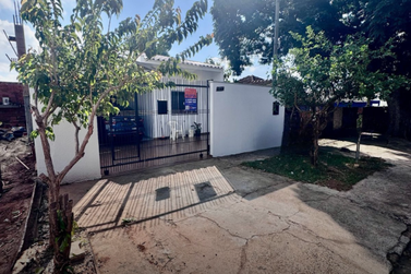 Casa para alugar - 98m&sup2; - Zona 6