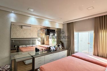 Casa &agrave; venda - 415m&sup2; - Zona V
