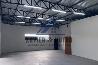 Sala Comercial &agrave; venda - 150m&sup2; - E resid&ecirc;ncia de 85m&sup2; de &aacute;rea constru&iacute;da - Esquina com a Avenida Mascaranhos de Morais