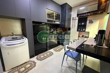 Casa &agrave; venda - 105m&sup2; - Portugu&ecirc;s