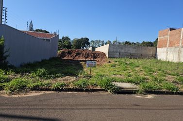Terreno &agrave; venda - 204m&sup2; - Jardim Aeroporto