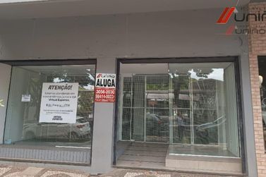 Sal&atilde;o Comercial para alugar - 245m&sup2; - Centro