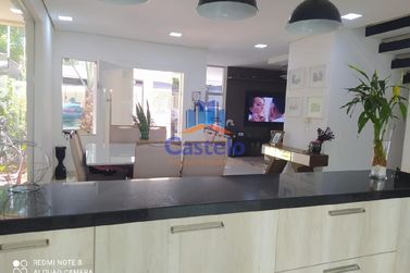 Casa &agrave; venda - 100m&sup2; - Parque Alto da Paran&aacute;