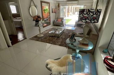 Casa &agrave; venda - 735m&sup2; - Zona Armaz&eacute;m