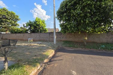 Terreno &agrave; venda - 129m&sup2; - JARDIM LOPES ll