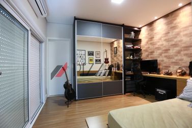 Sobrado &agrave; venda - 242m&sup2; - Zona II