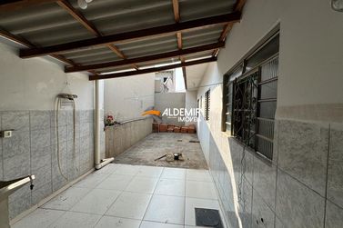 Casa &agrave; venda - 99m&sup2; - Zona 2 A