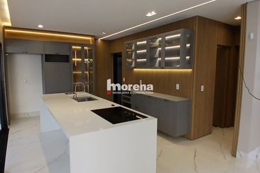 Sobrado &agrave; venda - 308m&sup2; - Zona V