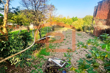 Terreno &agrave; venda - 435m&sup2; - Zona IV