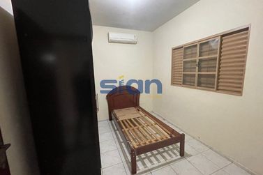 Casa &agrave; venda - 245m&sup2; - Zona II