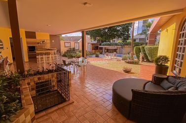 Casa &agrave; venda - 510m&sup2; - Zona II