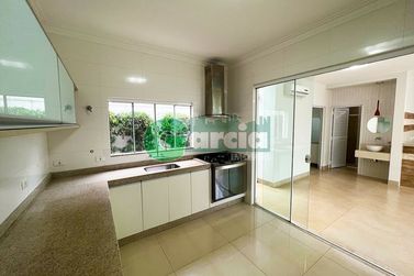 Casa &agrave; venda - 217m&sup2; - Residencial Portal das &Aacute;guas