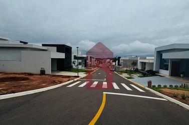 Terreno &agrave; venda - 302m&sup2; - PAYSAGE ESSENZA CONDOM&Iacute;NIO