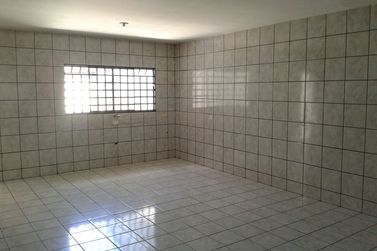 Sal&atilde;o Comercial &agrave; venda - 305m&sup2; - Zona 1