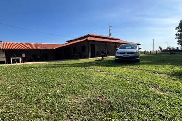 Ch&aacute;cara &agrave; venda - 20000m&sup2; - Estrada Jaborandi