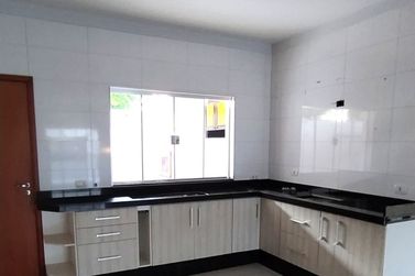 Casa &agrave; venda - 257m&sup2; - ZONA VII