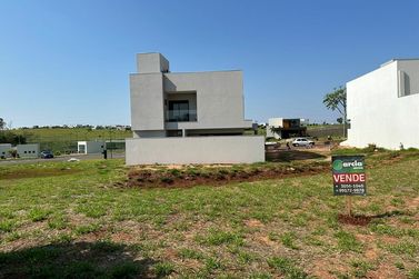 Terreno &agrave; venda - 247m&sup2; - .