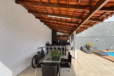 Casa &agrave; venda - 275m&sup2; - Zona 1a