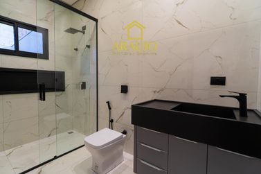 Casa &agrave; venda - 250m&sup2; - Zona VII