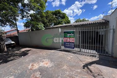 Casa &agrave; venda - 140m&sup2; - Jardim Igua&ccedil;u