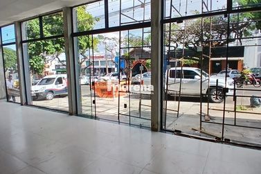 Sal&atilde;o Comercial para alugar - 250m&sup2; - Zona I