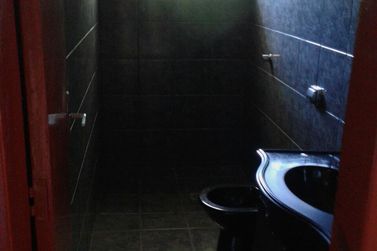 Sal&atilde;o Comercial &agrave; venda - 305m&sup2; - Zona 1