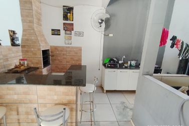 Casa &agrave; venda - 100m&sup2; - Zona VI