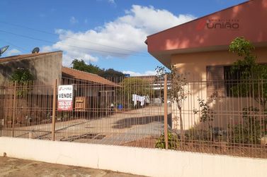 Casa &agrave; venda - 525m&sup2; - Jardim Tropical