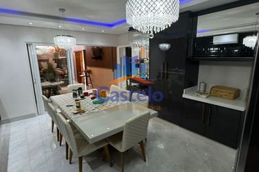 Casa &agrave; venda - 150m&sup2; - ZONA II