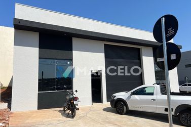 Sal&atilde;o Comercial &agrave; venda - 300m&sup2; - Jardim dos Pioneiros II