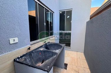 Casa &agrave; venda - 68m&sup2; - Jardim Gar&ccedil;as