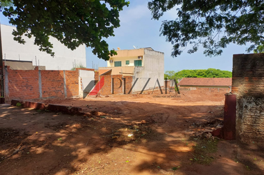 Terreno &agrave; venda - 525m&sup2; - Zona VI