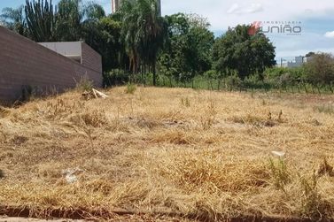 Terreno &agrave; venda - 389m&sup2; - Jardim Floren&ccedil;a