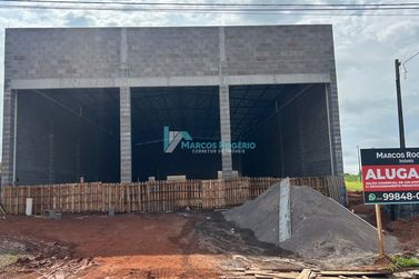 Sal&atilde;o Comercial para alugar - 470m&sup2; - Zona III