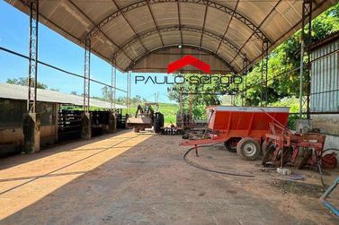 Ch&aacute;cara &agrave; venda - 370m&sup2; - Jardim Universit&aacute;rio