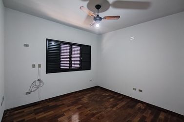 Casa para alugar - 203m&sup2; - ZONA IV