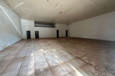 Sal&atilde;o Comercial &agrave; venda - Zona I