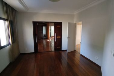 Casa &agrave; venda - 406m&sup2; - Zona II