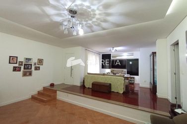 Casa &agrave; venda - 270m&sup2; - JARDIM GISELA