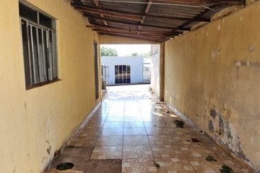 Casa &agrave; venda - 84m&sup2; - CONJUNTO RESIDENCIAL VINTE E SEIS D