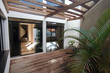 Casa &agrave; venda - 406m&sup2; - Zona II