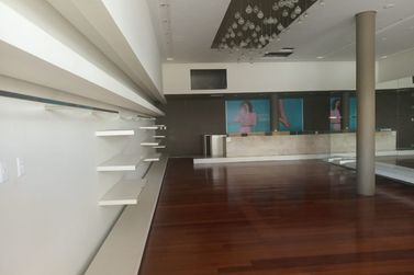 Sal&atilde;o Comercial para alugar - 250m&sup2; - Centro