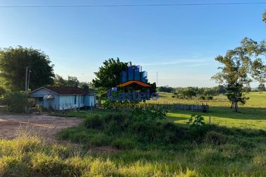 Ch&aacute;cara &agrave; venda - 4m&sup2; - Serra dos Dourados