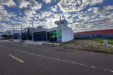 Terreno &agrave; venda - 182m&sup2; - Portugu&ecirc;s