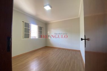 Sobrado &agrave; venda - 218m&sup2; - ZONA I-A