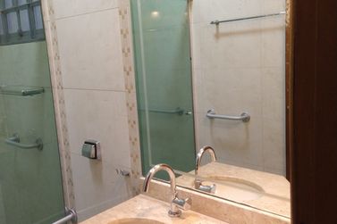 Casa para alugar - 100m&sup2; - Jardim Alphaville