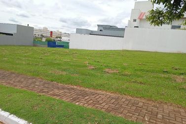 Terreno &agrave; venda - 432m&sup2; - Parque Residencial Interlagos