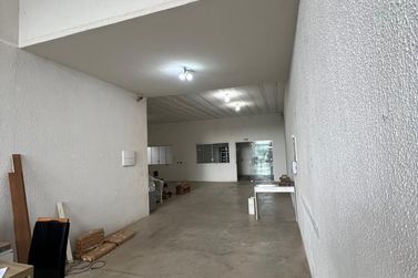 Sal&atilde;o Comercial para alugar - 180m&sup2; - Parque Residencial da G&aacute;vea